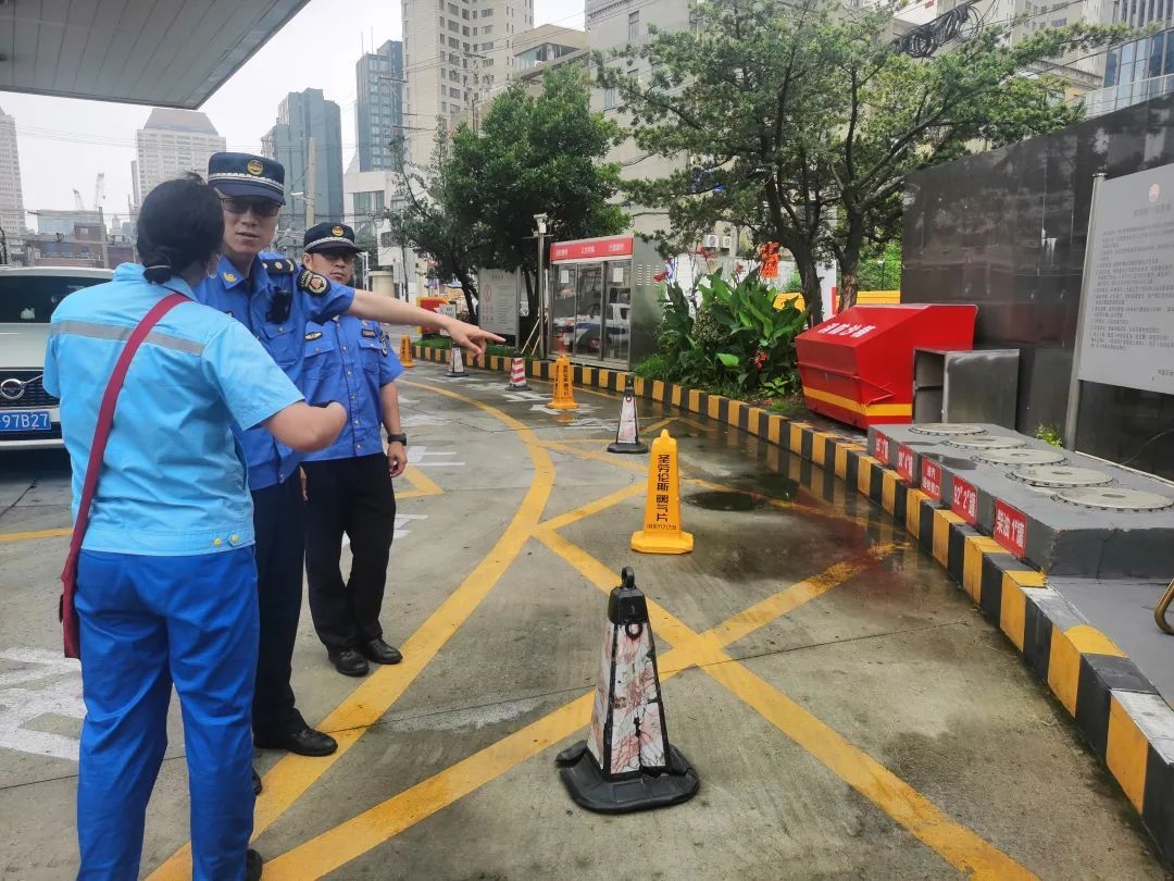 加强危险废物污染米乐m6环保宣传TA们深入一线单位